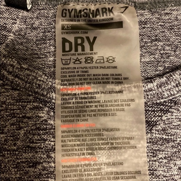 GYMSHARK WORKOUT SET: crop and leggings - Picture 3 of 10